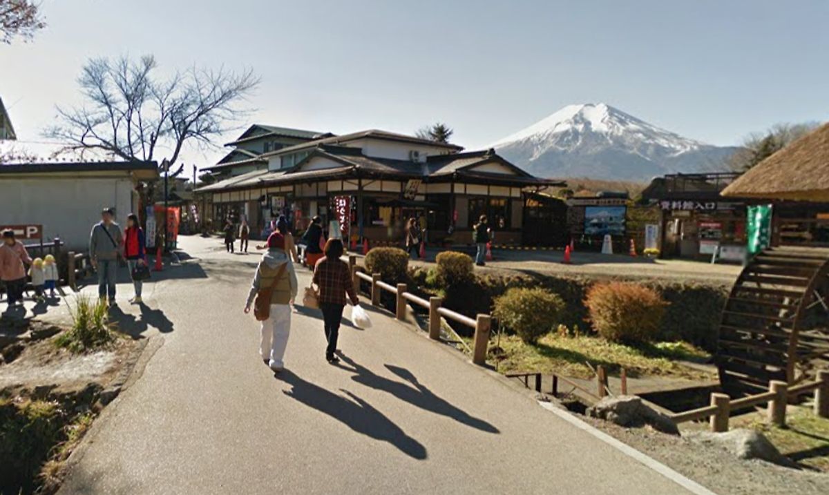 忍野八海特產街