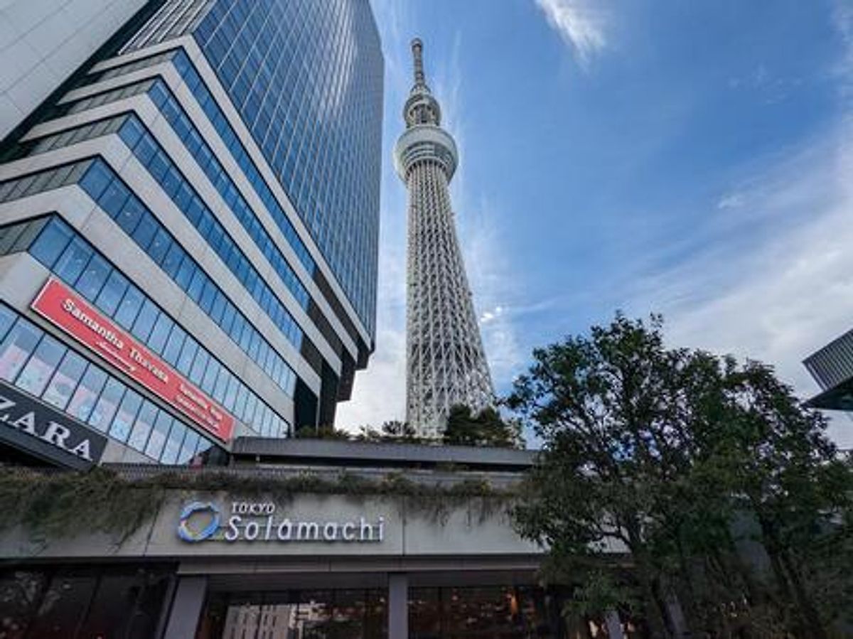 東京晴空塔與藍天