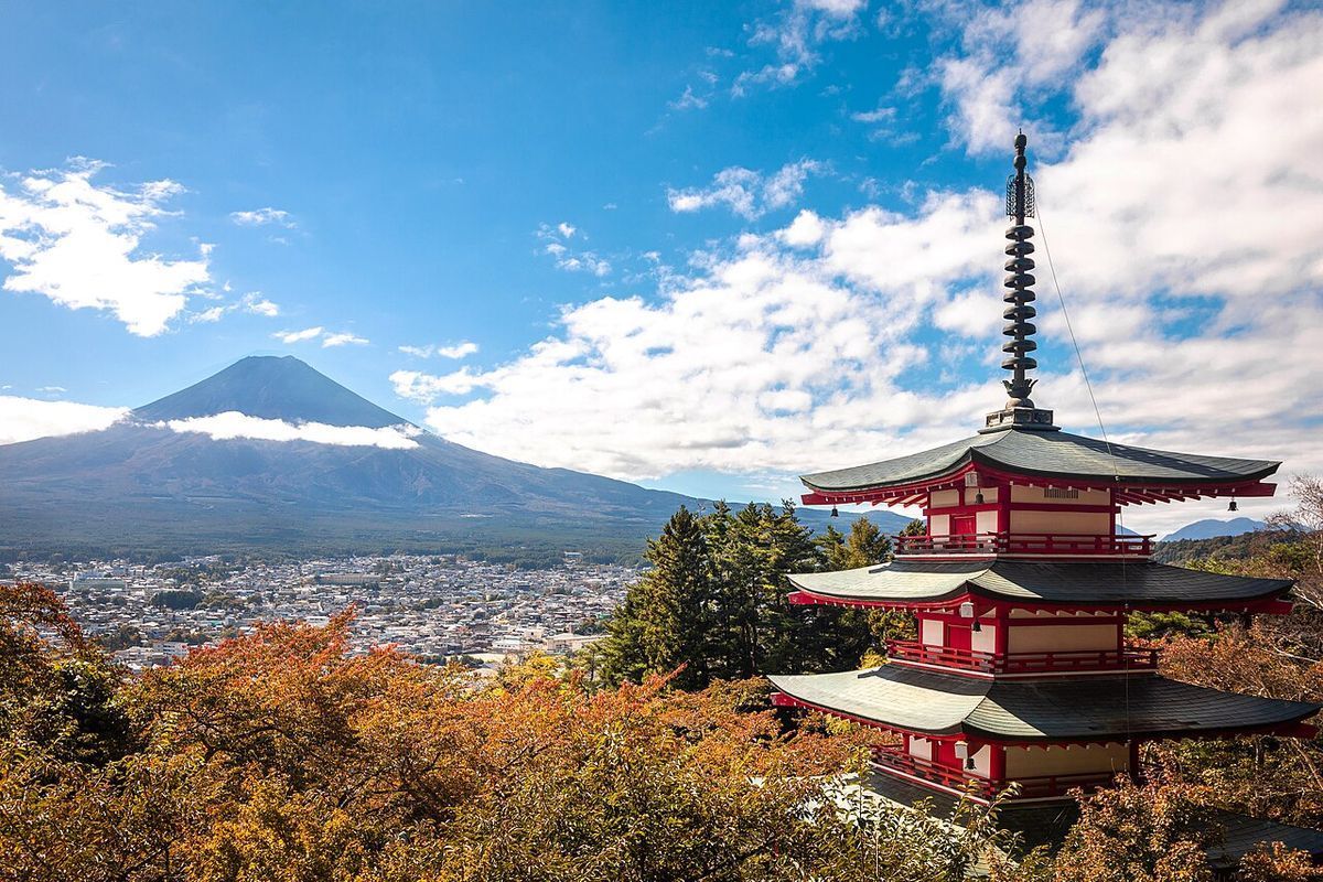 Arakurayama Sengen Park, Mount Fuji and Chureito Pagoda