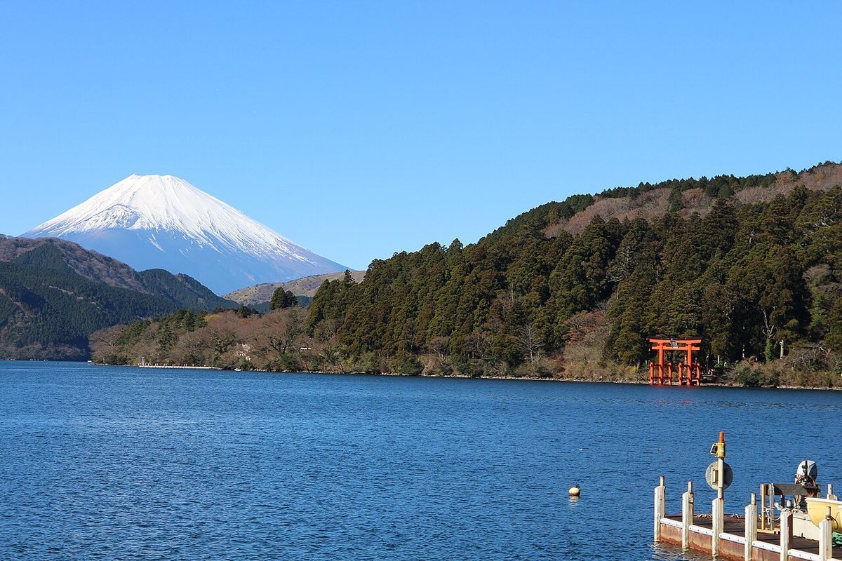 芦ノ湖と富士山