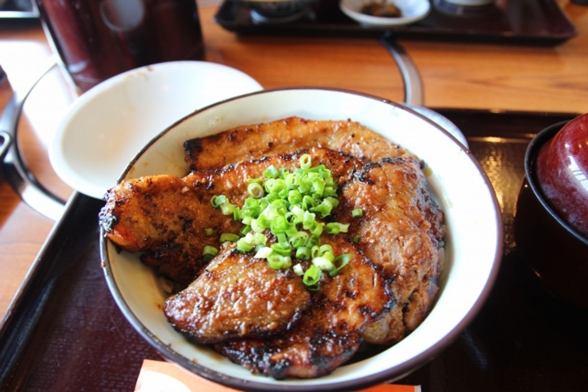 秩父グルメ 炭火豚みそ丼